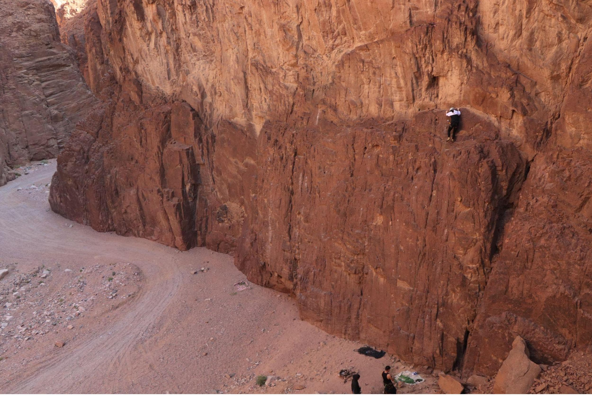 Topo: Paradise Wall